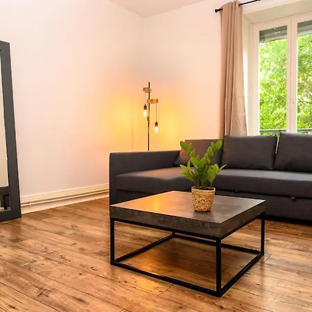 Διαμέρισμα Cosy Avec Jardin *